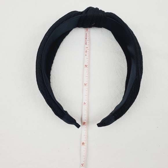 Non-Slip soft fabric knotted headband - Picture 7 of 8